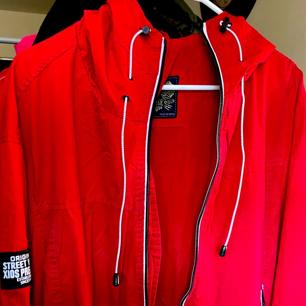 XIOS RED jacket W. Hood , hood drawstrings.